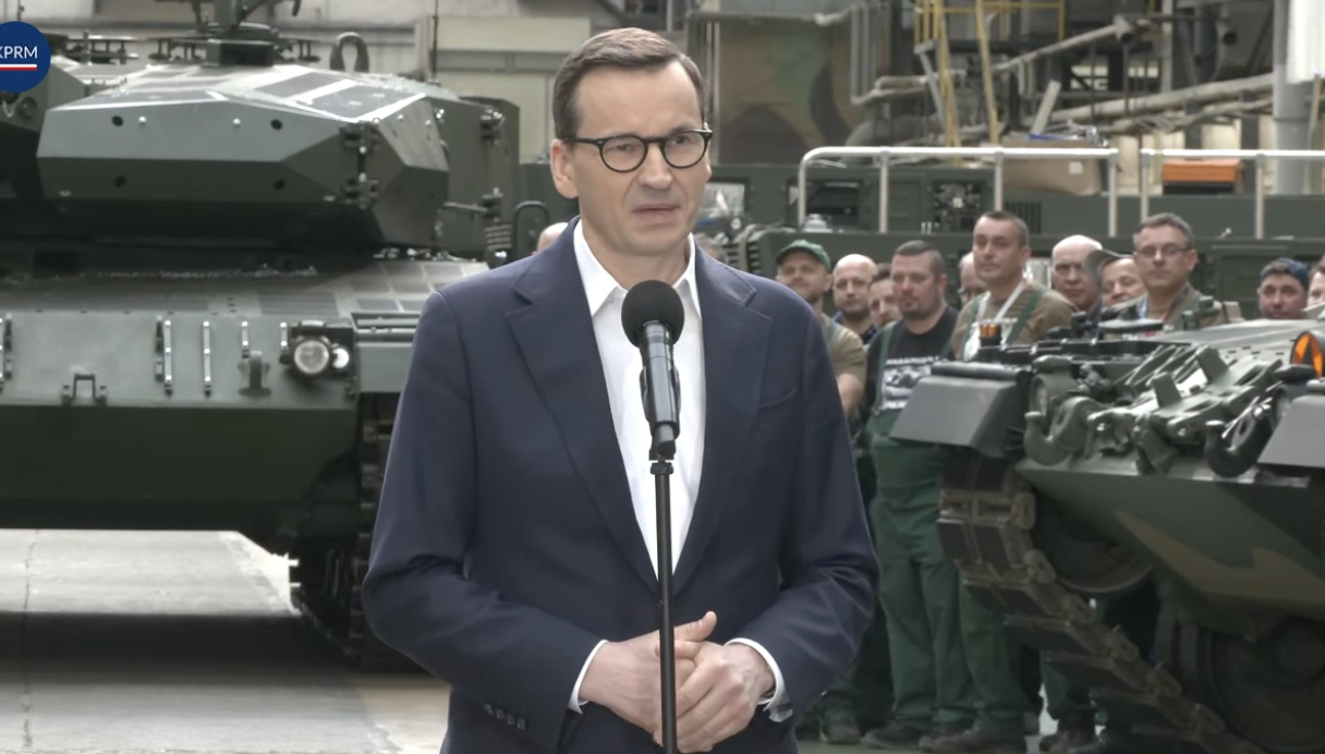 1 Mateusz Morawiecki w zakładach Bumar Łabędy 2 Mateusz Morawiecki