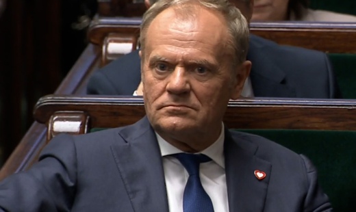 Mowa ciała u Tuska podczas pytania Jakubiaka